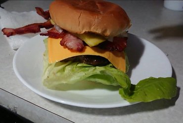 banh-mi-tron-thit-bo-phomai